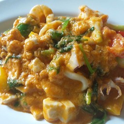 ปลาหมึกผัดไข่เค็ม