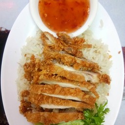 ข้าวมันไก่ทอด(พิเศษ)