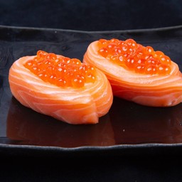 Salmon ikura sushi