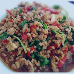 กะเพราหมูสับเป็นกับข้าว