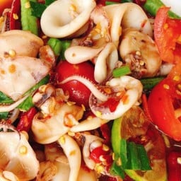 ตำปลาหมึกกล้วย