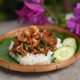 ผัดกะเพรา+ข้าวสวยหอมมะลิ size-M