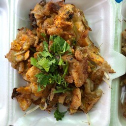 ผัดไทยหอยทอดและขนมจีนป้าเครือ