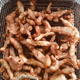 เฮงจังหมูทอดกระเทียมสาขาดีเคซอย10
