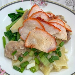 เกี๊ยวแห้งหมูแดง