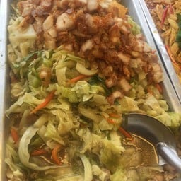 ผัดกะหล่ำปลีหมูกรอบ