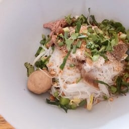 ก๋วยเตี๋ยวเรือนายเงาะเจ้าเก่า