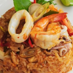 ข้าวผัดต้มยำทะเล