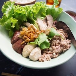 เกาเหลาเลือดหมูทุกอย่าง