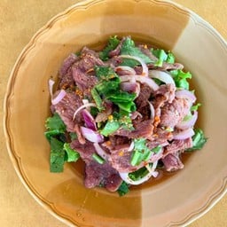 ยำเนื้อ จานละ