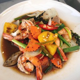 กุ้งผัดพริกไทยดำ