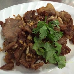 หมูทอดกระเทียมfried pork with garlic&pepper