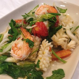 ยำรวมมิตรทะเล