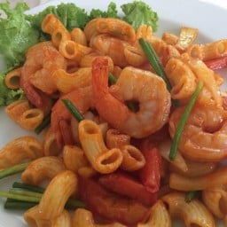 มักกะโรนีผัดกุ้ง