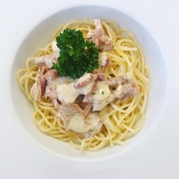 สปาเก็ตตี้ครีมซอสแฮมเบค่อน