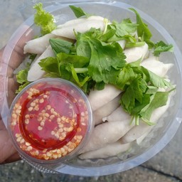 ยำลูกชิ้นปลา