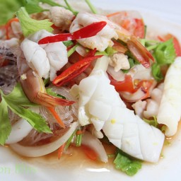 ยำวุ้นเส้นทะเล