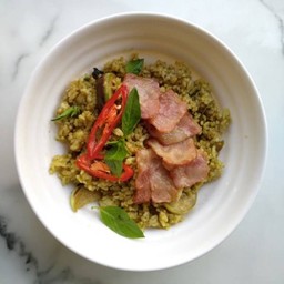 ข้าวผัดเขียวหวานเบคอน