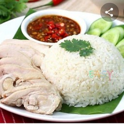 สามสาวข้าวมันไก่+ข้าวหมูทอด