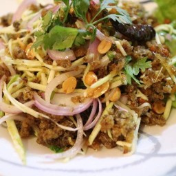 ยำปลาดุกฟู”ลุงก้อน”สูตรโบราณ