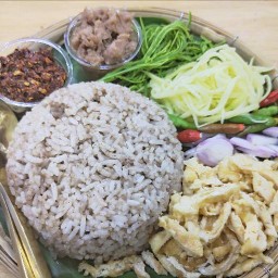 ข้าวผัดกะปิ สูตรพริกผัด