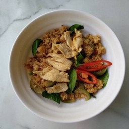 ข้าวผัดพริกแกงไก่