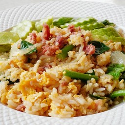 ข้าวผัดแหนม