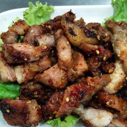 หมูร้องไห้