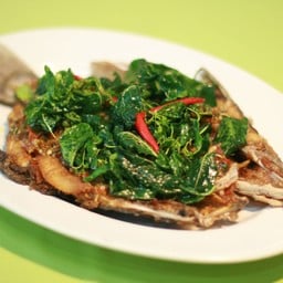 ปลากะพงขี้เมากะเพรากรอบ