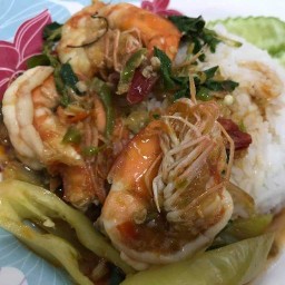 คุณยาย 100 กว่า อาหารตามสั่ง (ข้าวเหนียวหมูปิ้ง)