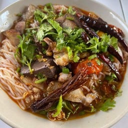 ขนมจีนน้ำเงี้ยว