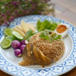 ข้าวผัดน้ำพริกมะขาม