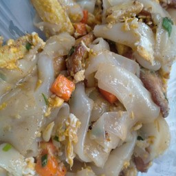 ก๋วยเตี๋ยวผัดหมู