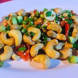 ยำเม็ดมะม่วง