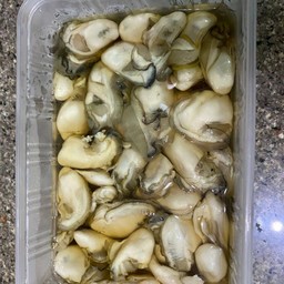 Tid Lin Eat Shellfish