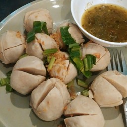 ลวกจิ้มหมู น้ำจิ้มซีฟู้ด