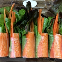 สลัดโรลแป้งปูอัด