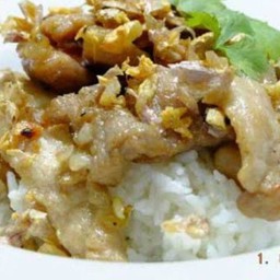 ข้าวหมูกระเทียม