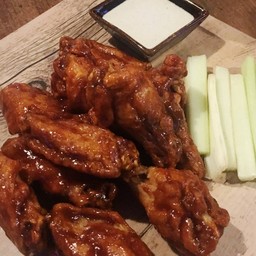 6 Buffalo Wings