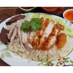 ข้าวมัน 2 เกลอ ( ไก่ต้ม + ไก่ทอด )