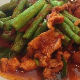 ข้าวพริกแกงหมู