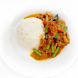 D ข้าวราดพริกแกง หมู