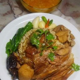 ร้านขาหมูเจ๊เกียง