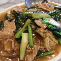 ราดหน้าหมู