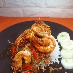 กุ้งผัดพริกเกลือราดข้าว