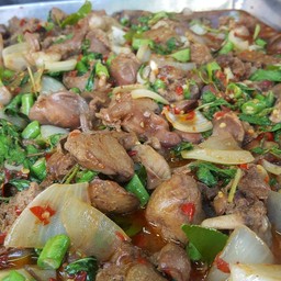 ผัดกะเพราเครื่องในไก่