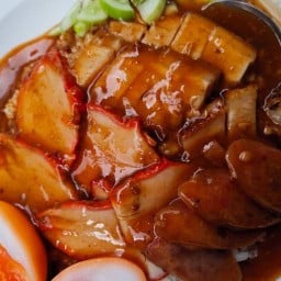 บ้านหมูแดงหมูกรอบ