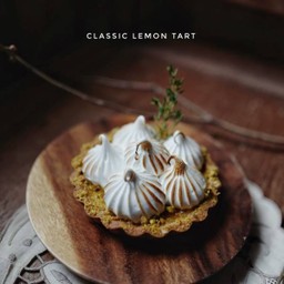 Classic Lemon Meringue Tart