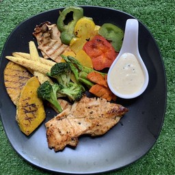 สลัดผักย่างอกไก่