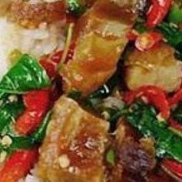 ข้าวกะเพราหมูกรอบ